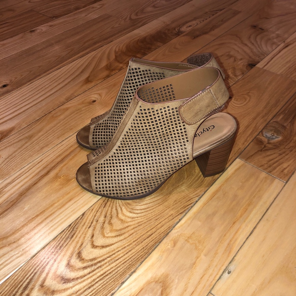 Tan sandal square 3” heels